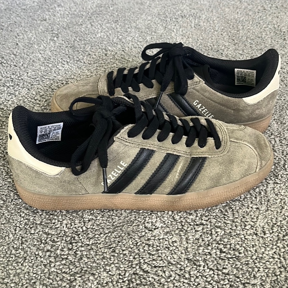 ADIDAS GAZELLE ADV (with box)